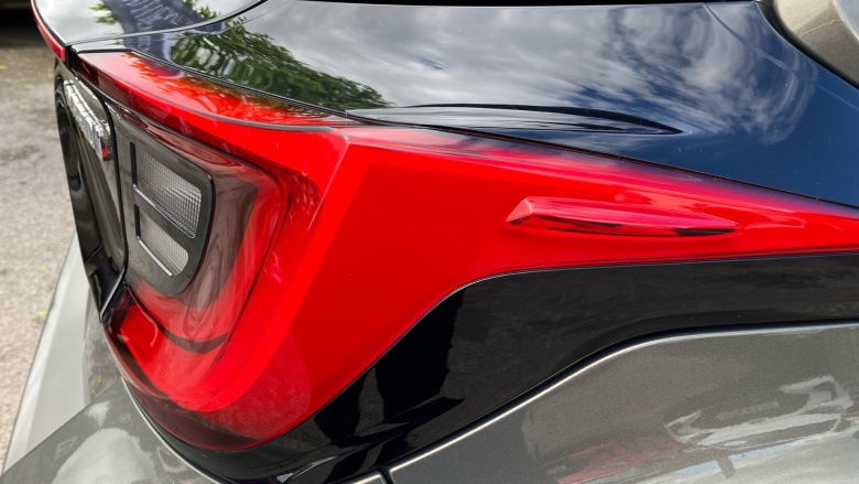 Toyota Yaris 1.5 Hybrid Dynamic 5dr CVT Hybrid Hatchback